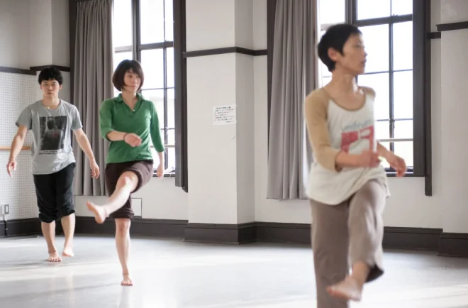Rehearsal in the studio Artist: Monochrome Circus photo